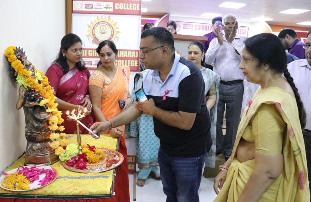 Shri Girraj Maharaj College Mathura Health Check Up photo 12